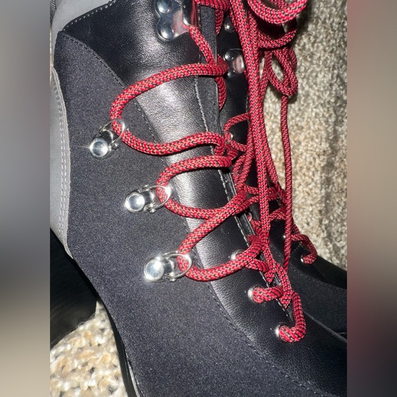 Steve Madden Black Lace-Up Boots With Red Lace Size 7 - Picture 4 of 9